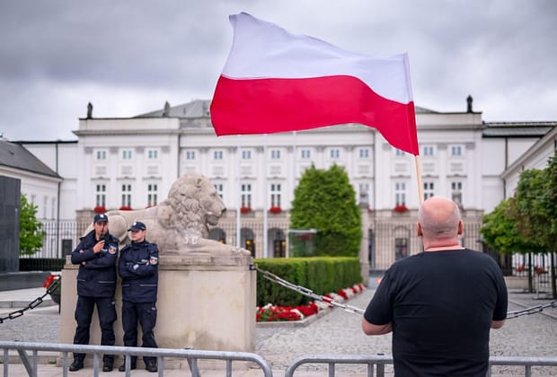 Polonia, în pragul turului decisiv al prezidențialelor. Cine conduce în sondaje înainte de alegeri