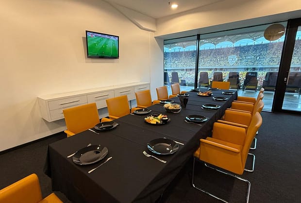 Ce meniu au primit fanii care au plătit 1.000 de lei la FCSB