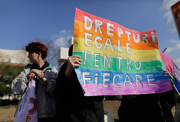 Asociația Accept denunță o nouă încercare de intimidare la adresa comunității LGBT, după o tentativă de intrare cu forța în sediu la 5 dimineața