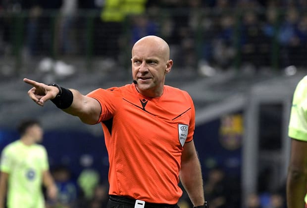 Pus la zid de catalani, Szymon Marciniak a venit cu replica la o zi după Inter