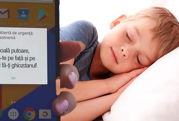 Un român a dat șpagă la RoAlert să dea alarma zilnic la 6:00 ca să se trezească copiii pentru școală