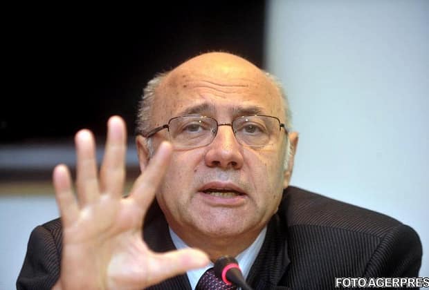 Anunțul medicului Irinel Popescu, după ce imaginea lui a fost folosită pentru a distribui fake-urile cu „morți umblători” despre vaccinul anti-COVID 