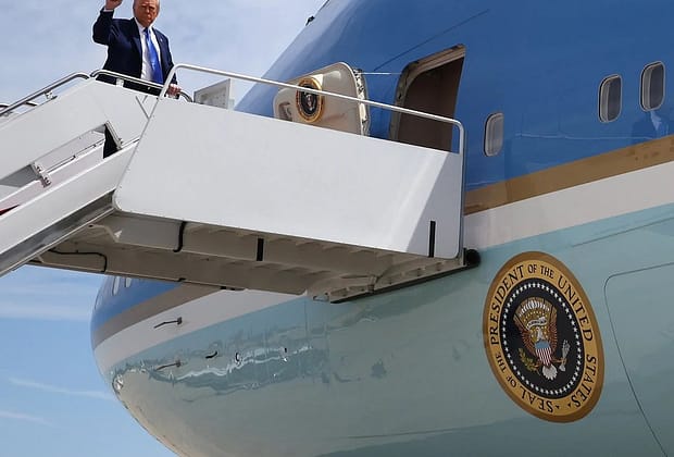 Cadourile primite de Trump în Orientul Mijlociu, „fără precedent”. „Veți vedea Qatar și Emiratele Arabe într-un fel de război al ofertelor”