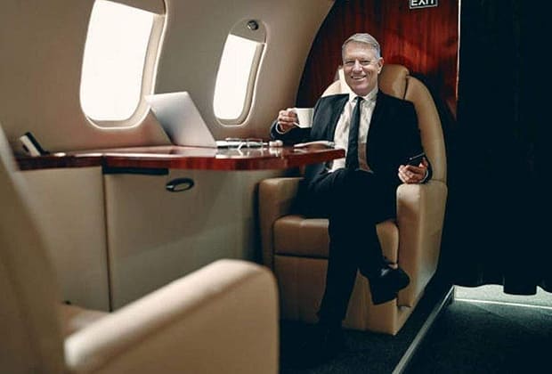 Trump primește din Qatar un avion de 400 milioane de dolari, că n-a mai apucat Iohannis să-l cumpere