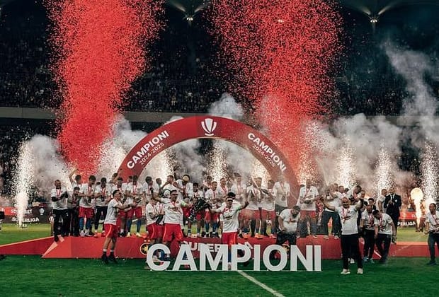 Fiesta roș-albastră! FCSB, party de pe Basarabiei și Piața Muncii, până la Piața Constituției