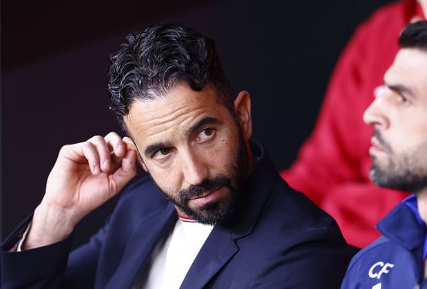 Fanii lui United au explodat după finala Europa League! Ruben Amorim, luat la țintă: „AFARĂ!”