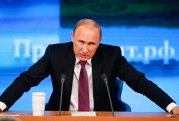 Iritat că a băgat bani într-un pierzător, Putin i-a pus poprire pe cont lui Simion