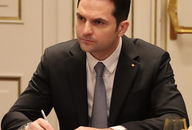 Mesajele uluitoare pe care Sebastian Burduja spune că le-a primit: „Nu îmi este frică și voi depune plângere penală”