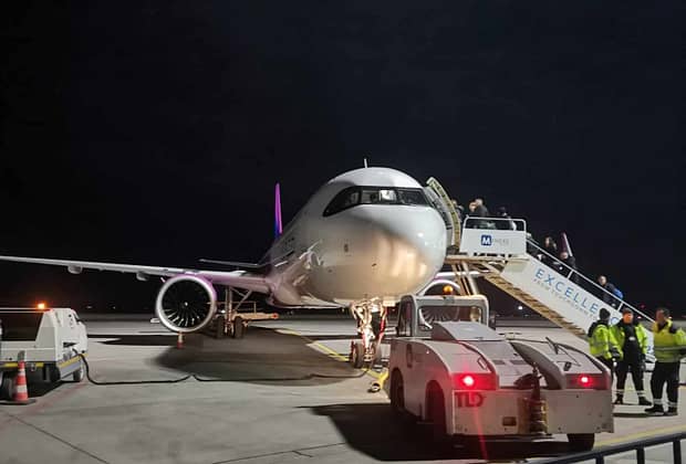 Scandal monstru la bordul unui avion Wizz Air, pe Aeroportul Otopeni. Intervenţie de urgenţă a poliţiştilor