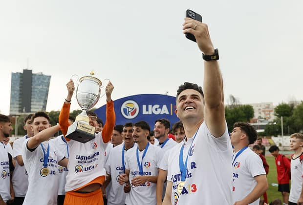 CS Dinamo a promovat în Liga 2! Meciul din tur a fost decisiv pentru formația lui Florin Bratu