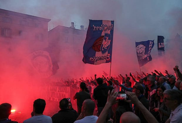 Clubul istoric la care au jucat mulți fotbaliști români își va declara falimentul!