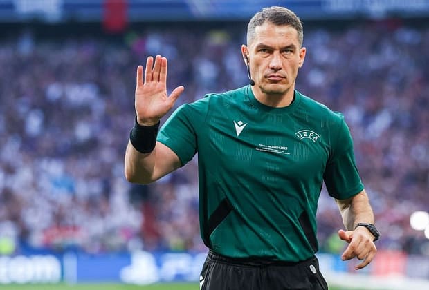 Istvan Kovacs nu a avut un meci ușor! Eliminare și penalty în PSG