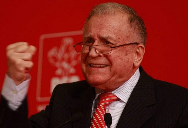 Ion Iliescu a chemat 15.000 de mineri ca să bată cancerul