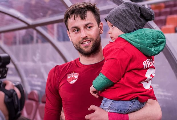 Kamil Bilinski nu uită de „câinii roșii”! Atacantul polonez vrea să se întoarcă în România
