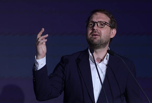 Dominic Fritz, atac la adresa AUR: „Vrea o Românie a celor care conspiră în culise cu Moscova” / Replica lui George Simion