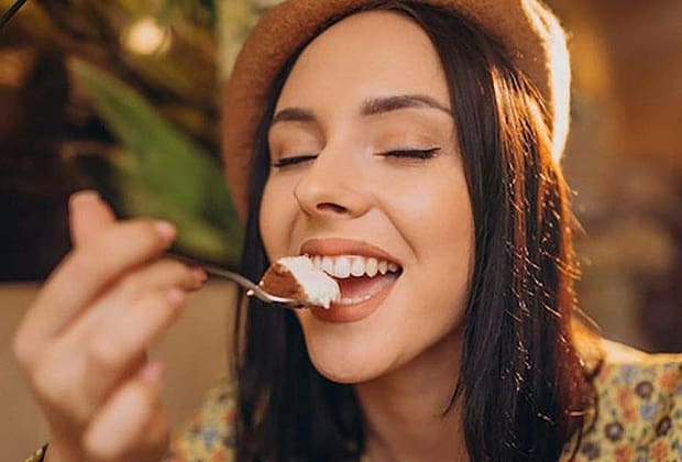 Tot mai multe femei încearcă dieta cu tiramisu: nu slăbesc, dar măcar se simt bine