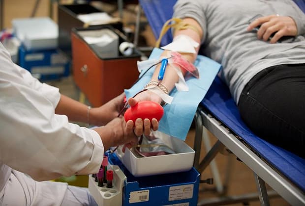 FIDELIS VI din 2025: în premieră, donatorii de sânge pot cumpăra titluri de stat și în euro