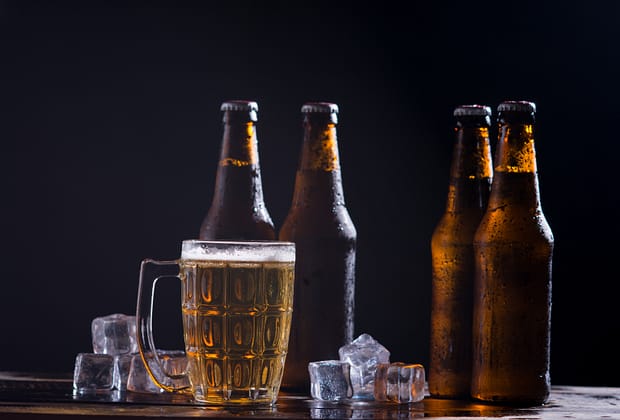 Ce se întâmplă cu dinții tăi dacă bei alcool