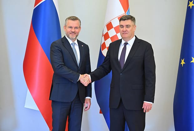 Doi președinți din estul Europei cer liderilor occidentali să reia dialogul cu Rusia. „Oameni spectaculos de incompetenți”