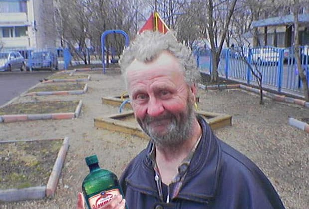 Nea Costel trage un semnal de alarmă: 60% dintre elevi nu știu să scrie corect „dă-vă-n p… mea”