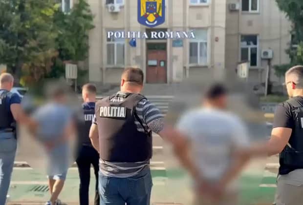 Bărbații care au încercat să bage o femeie cu forţa într-un autoturism au ajuns după gratii