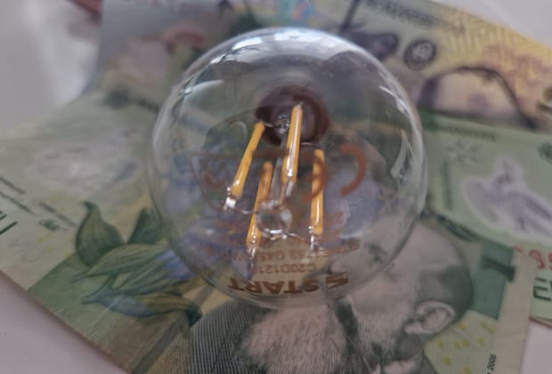 Revoltă în București: Curentul, oprit 9 ore! A doua zi, povestea se repetă. ”Vor să facă economie de la noi”