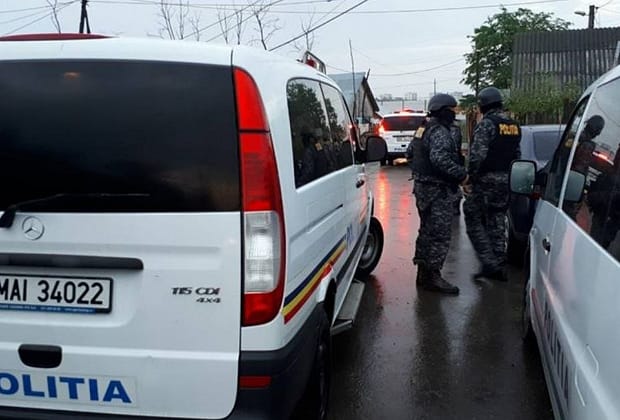 Trei oameni de afaceri reţinuţi şi alţi trei sub control judiciar într-un dosar privind rambursări ilegale de TVA. Prejudiciu de peste 9 milioane de euro
