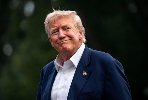 Lăudați-l pe Trump și vorbiți cât mai simplu: Cum s-a pregătit delegația unei țări pentru negocierea cu SUA