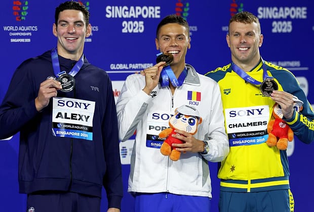 Îndemnul postat de David Popovici, după ce a devenit dublu campion mondial la Singapore: „Aceasta e victoria”