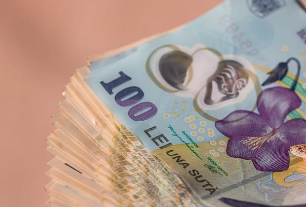 Salariile de nabab ale șefilor din ANRE, ASF și ANCOM vor fi reduse cu 30%