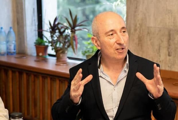 Prof. Ovidiu Pânișoară: În timp ce ne gândim la „eficientizări”, alții folosesc Mozart ca să economisească