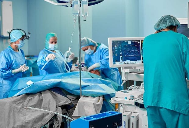Reușită medicală. S-a făcut primul transplant de inima străzii în Pantelimon