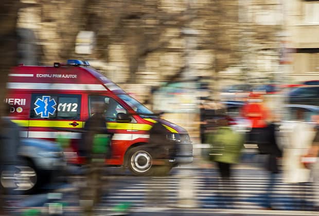 Un autocar s-a răsturnat în județul Cluj. Autoritățile au activat Planul Roșu