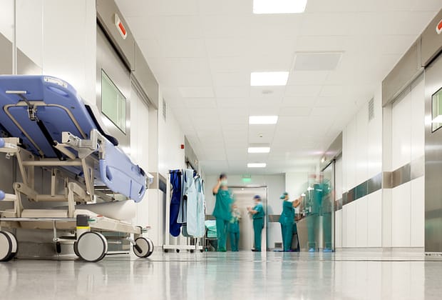 Un manager de spital cere Colegiului Medicilor să ia măsuri împotriva doctorilor de la conferința cu teorii anti-vaccin. Vorbește și despre „anchetarea ca infracțiune”