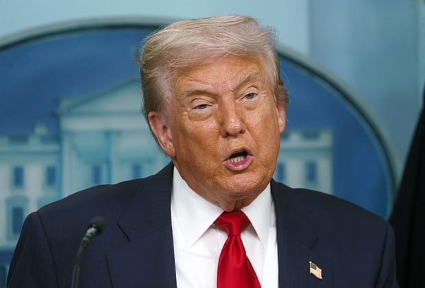 Trump, criticat dur de un guvernator după ce „a amenințat că va intra în război cu un oraș american”