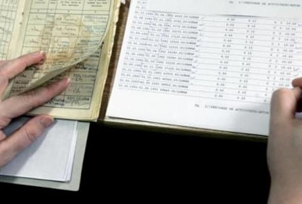 Merită să cumperi vechime în muncă? Pensia socială este cu 268 de lei mai mare decât asigurarea retroactivă