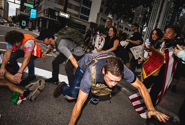 „Este clar, suntem în război”. Temeri pentru ce va urma în SUA după asasinarea activistului MAGA Charlie Kirk