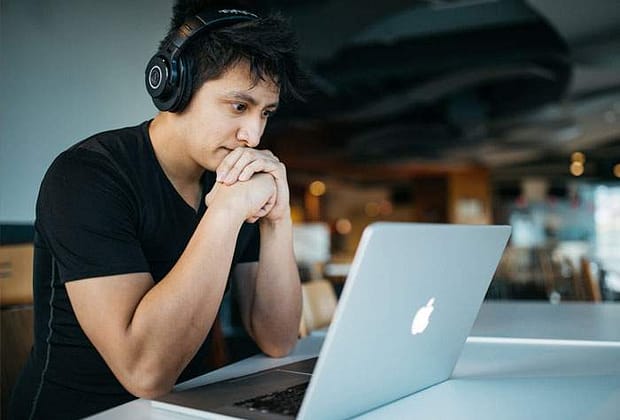 Misiune imposibilă! Un IT-ist se chinuie de 8 luni să facă o aplicație mai proastă decât Voyo