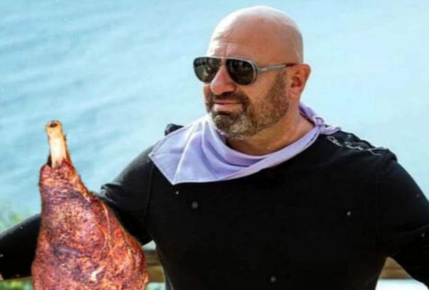 Scărlătescu, prima apariţie publică cu noua iubită, o superbă pulpă de miel de 4 kg