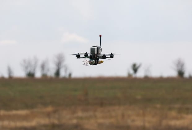 O țară membră NATO şi-a inaugurat prima şcoală care îi va instrui pe copii și adulți să opereze drone