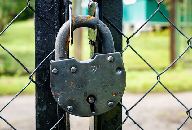 Vești proaste pentru români. Companiile de stat care se vor închide. Sunt o ”gaură neagră” anunță Bolojan