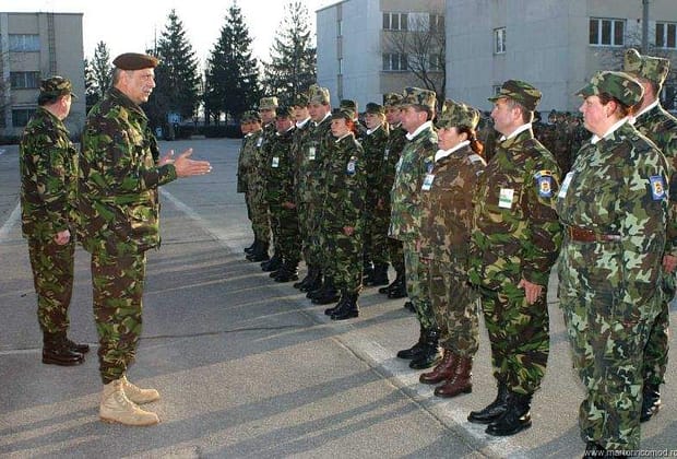 Românii pot trimite la MApN sugestii cu cine ar trebui luat în Armată