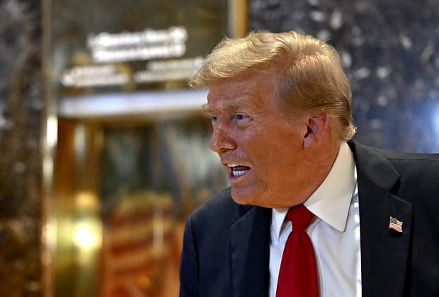 Donald Trump repetă afirmațiile despre Tylenol și vaccinuri și oferă și alte sfaturi de sănătate