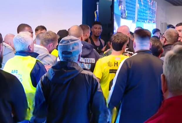 Bătaie pe tunel la Universitatea Craiova – Dinamo! Oltenii nu au putut trece peste faptul că Armstrong a fost ”iertat” de eliminare