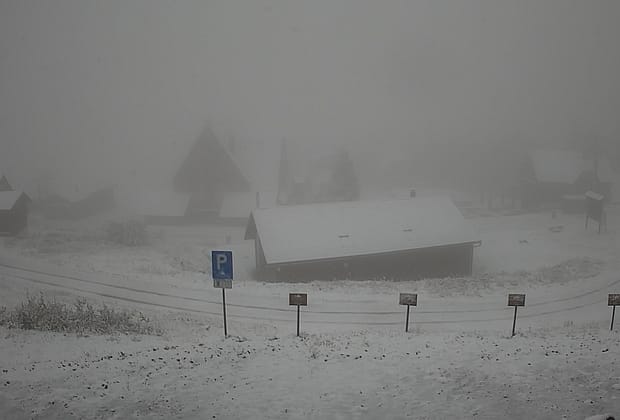 VIDEO. Ninge ca-n povești în câteva localități și zone montane din România