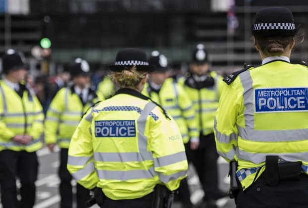 L-au identificat! Poliţia britanică anunţă cine este atacatorul de la sinagoga din Manchester