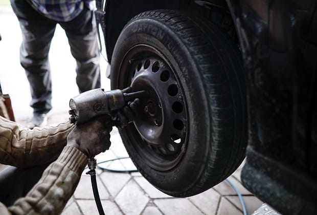 Precizările RAR despre anvelopele „all season”. Când trebuie șoferii să pună pe mașină cauciucurile de iarnă