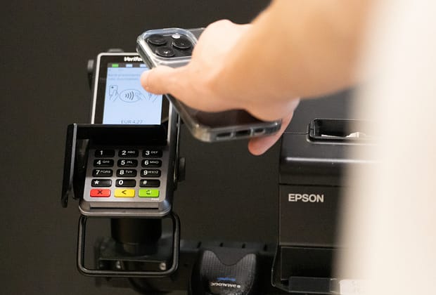 După ce a visat la o societate fără numerar, Suedia face pregătiri urgente pentru scenariul căderii sistemelor de plăți electronice