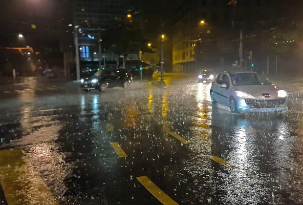 Alertă maximă la Primăria Capitalei: Apa Nova monitorizează nivelul apei în colectoarele principale