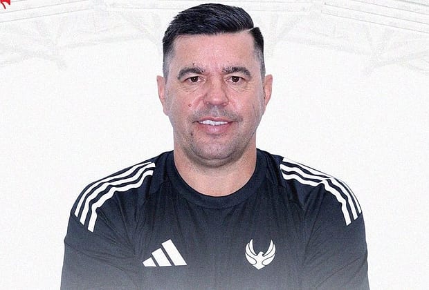 Cosmin Contra, prezentat la noua echipă! La ultimul club a rezistat trei săptămâni